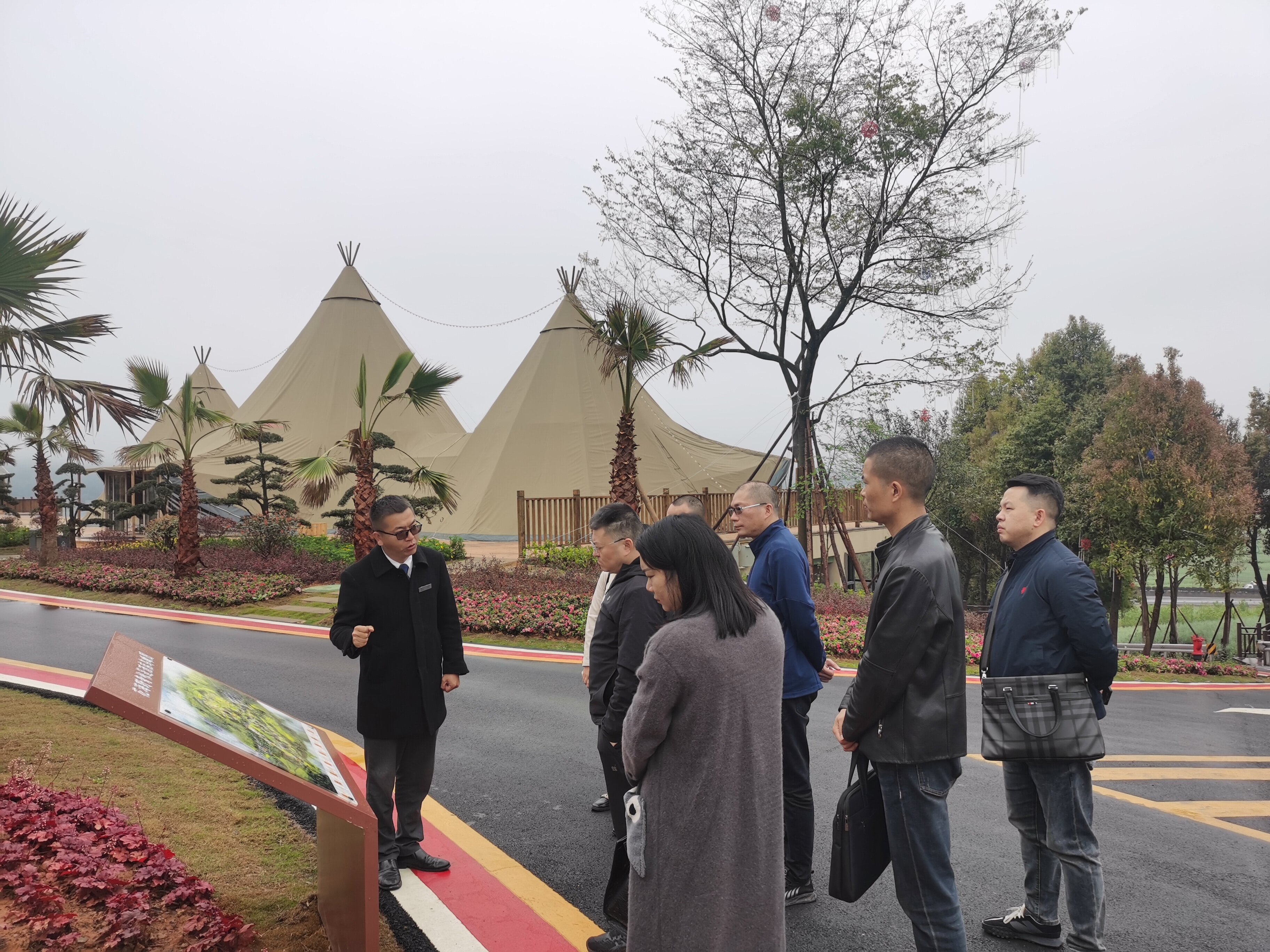 巴中發(fā)展控股集團黨委副書記、總經理沈鵬帶隊赴云南羅平縣等地考察學習