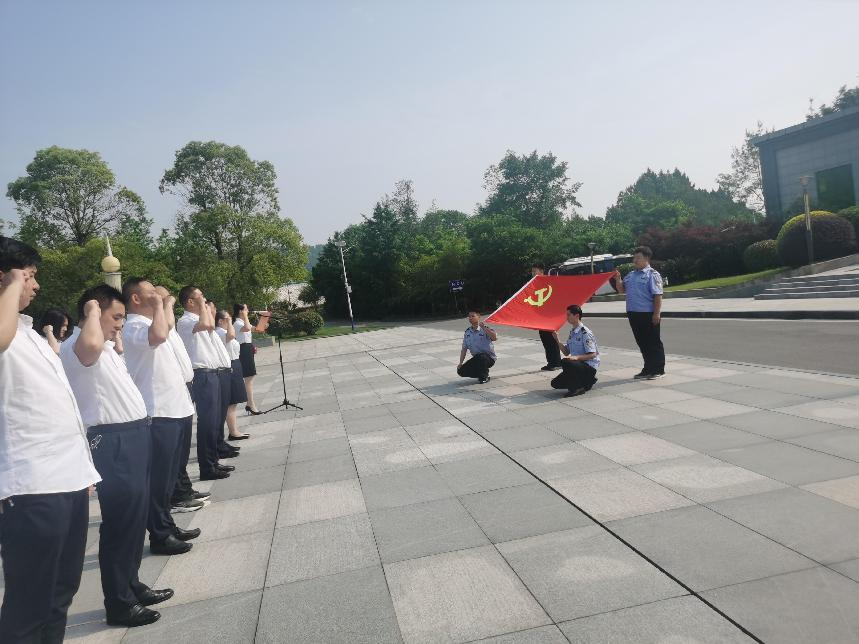 走進(jìn)廉政教育基地，以案為鑒警鐘長(zhǎng)鳴