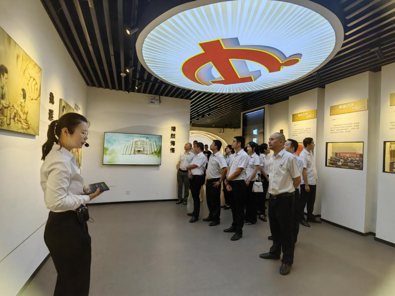 市秦巴農擔公司開展“學習黨規(guī)黨紀、筑牢廉潔底線”黨紀學習主題黨日活動